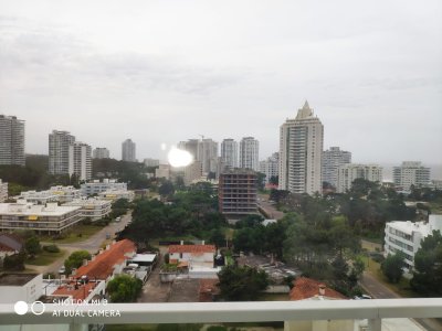 Venta de apartamento en la Brava y Mansa, 3 dormitorios, 2 baños, buen apartamento. 