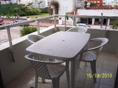 Venta y alquiler en la Peninsula, 2 dormitorios, 2 baños, con todos los servicios.