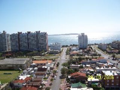 Venta y alquiler de apartamento en la Brava, 2 dormitorios, 2 baños,  con servicios.