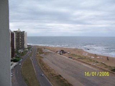 Venta y alquiler en la Brava, 1 dormitorio, con todos los servicios frente al mar.