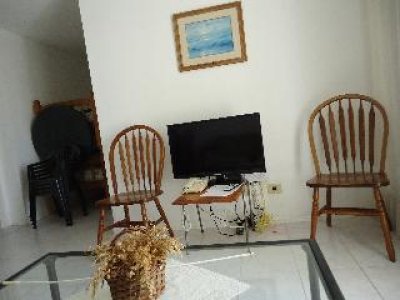 Venta y alquiler en la Brava, 1 dormitorio y medio, baño, terraza, con todos los servicios.