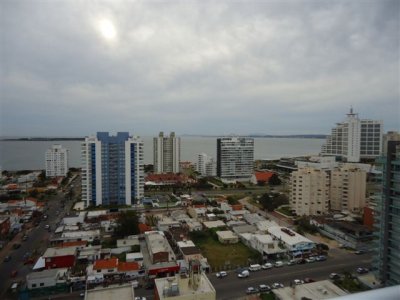 Brava, 2 dormi, 3 baños, terraza con vista.