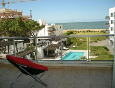 Venta y alquiler en la Mansa, 3 Dormitorios, 3 baños, Frente Al Mar Impecable Apartamento 