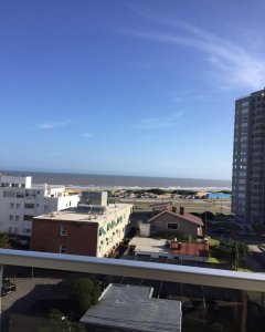 Venta y alquiler en la Brava, 2 dormitorio, 2 baños, servicios y terraza con vista