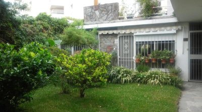 Venta de apartamento en la MANSA, 2 DORMI, A 1 CUADRA DEL MAR