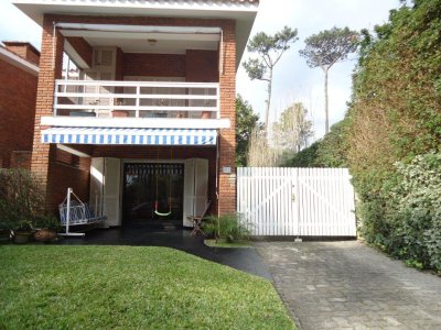 Venta de apartamento en la mansa, 2 dormitorios y medio, 1 baño, para veranear.