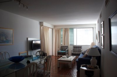 Venta de apartamento en la Peninsula, 3 dormitorio, 3 baños, muy bueno
