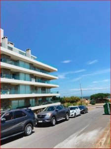 Venta de apartamento en la Mansa, 1 dormitorios y medio, 2 baños, terraza, vista al mar.