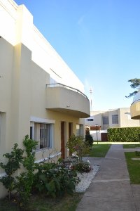 Venta de apartamento en Maldonado Jardin, 2 dormitorios, 2 baños, piscina a estrenar.  