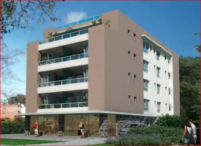 Venta de apartamento en el Centro de Maldonado, 1 dormitorio, baño, buen lugar.