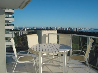 Venta de apartamento en Roosevelt, Pent-House, 3 dormitorios, 2 baños, gran vista con servicios.