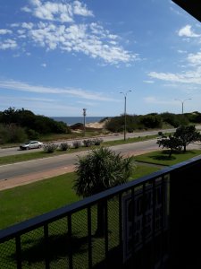 Venta de apartamento en la mansa, 2 dormitorios, 2 baños, frente al mar. 