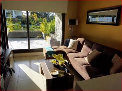 Venta apartamento en San rafael, 2 dormitorios, baño, entre parques y jardines. 