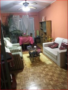 Venta de apartamento en el Cordon, 2 dormitorios, 2 baños, buen lugar . 