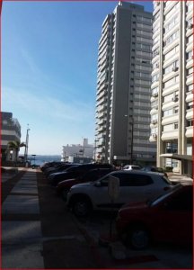 Alquiler de apartamento en la Peninsula, 2 dormitorios, baño, garaje, servicio de Mucamas.