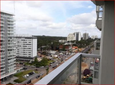 Alquiler de apartamento en la Roosevelt, 1 dormitorio, baño, lindo edificio, con pocos años construidos.