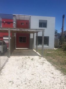 Venta casa en pinares, 3 dormitorios, 2 baños, para vivir todo el año. 