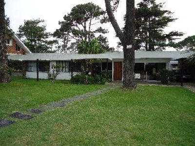 Venta y alquiler de casa Mansa, 3 dormi, 3 baños, 2 cuadras del mar