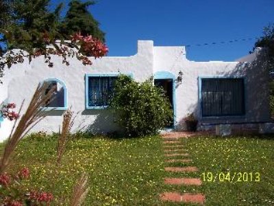 Alquiler y venta de casa en Rincon del Indio, 3 dormitorios, 2 baños, cerca del mar. 