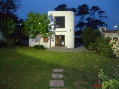 Venta y alquiler de casa en la Mansa, 4 dormitorios, 3 baños, cerca del mar