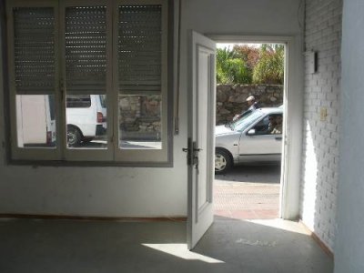 Venta de casa en el centro de maldonado, para vivienda o comercial.