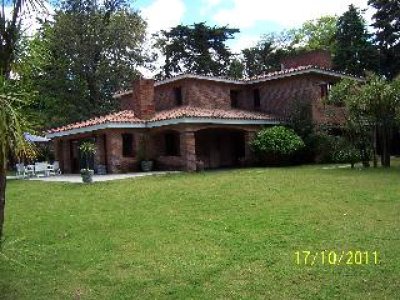 Venta de Excelente casa en Mansa, 5 dormi, 4 baños, piscina, 2200m2 tierra