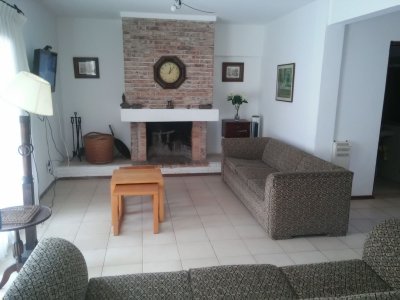 Venta casa Lausana, 3 dormitorios, 2 baños muy linda, con buen terreno.  