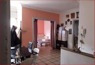 Venta de casa en la Blanqueada, 4 dormitorios, 2 baños, buen lugar para vivir. 