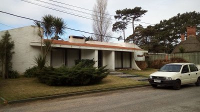 Alquiler de casa en San Rafael, 3 dormitorios, 2 baños, divino lugar.  