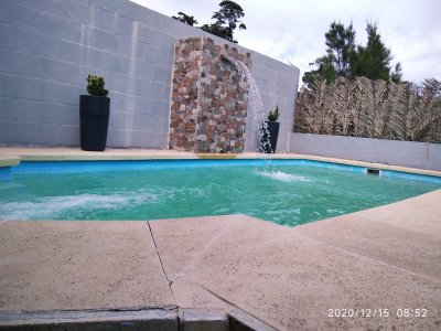 Alquiler de casa en Piriapolis, 3 dormitorios, 2 baños, piscina, buen lugar.