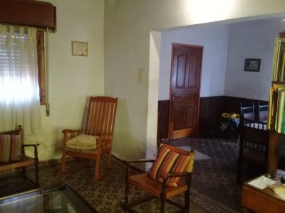 Venta buena casa en San Carlos centro, para construir aptos. 