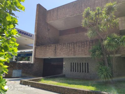 Venta de casa en pocitos, 3 dormitorios, 3 baños, excelente zona.