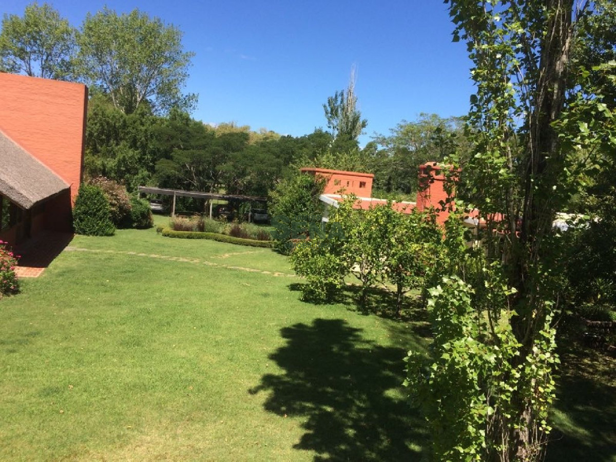 Venta y alquiler de chacra en Piriapolis, gran chalet con 6 hectareas. - GoPunta - Portal Inmobiliario de Punta del Este - Maldonado