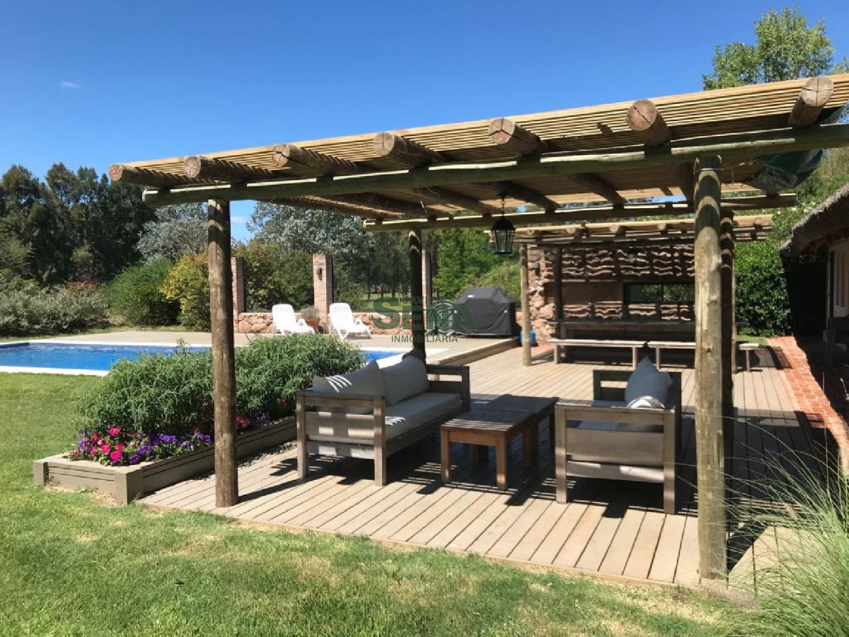 Venta y alquiler de chacra en Piriapolis, gran chalet con 6 hectareas. - GoPunta - Portal Inmobiliario de Punta del Este - Maldonado