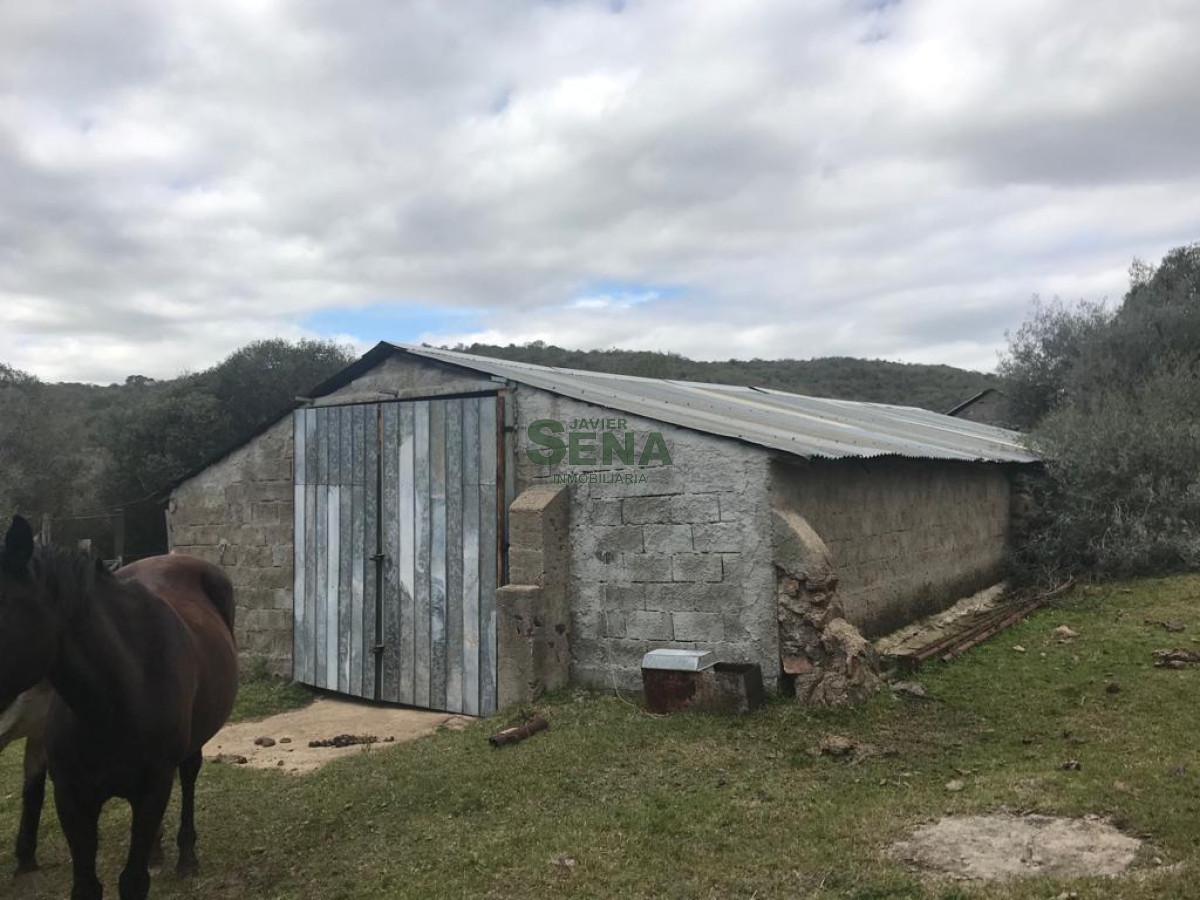 Venta de chacra en sierras de Lavalleja, 2 dormitorios, baño, lindo lugar. - GoPunta - Portal Inmobiliario de Punta del Este - Maldonado