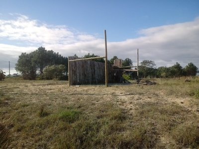VentaTerreno en Punta del Diablo, proyecto de casa de  2 dormitorios. terreno en Playa la viuda