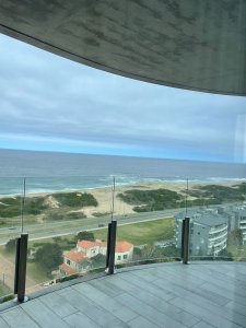 Alquiler de temporada 2 dormitorio en torre de categoría vista despejada al mar