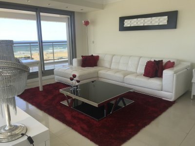 Apartamento en Brava, 4 dormitorios *