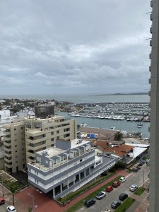 puerto alquiler 3 dormitorios y dependencia de servicio