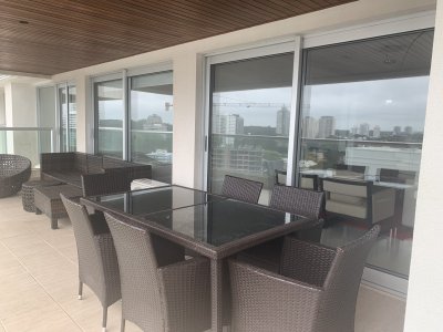 Alquiler apartamento 2 dormitorios Playa Brava Punta del Este