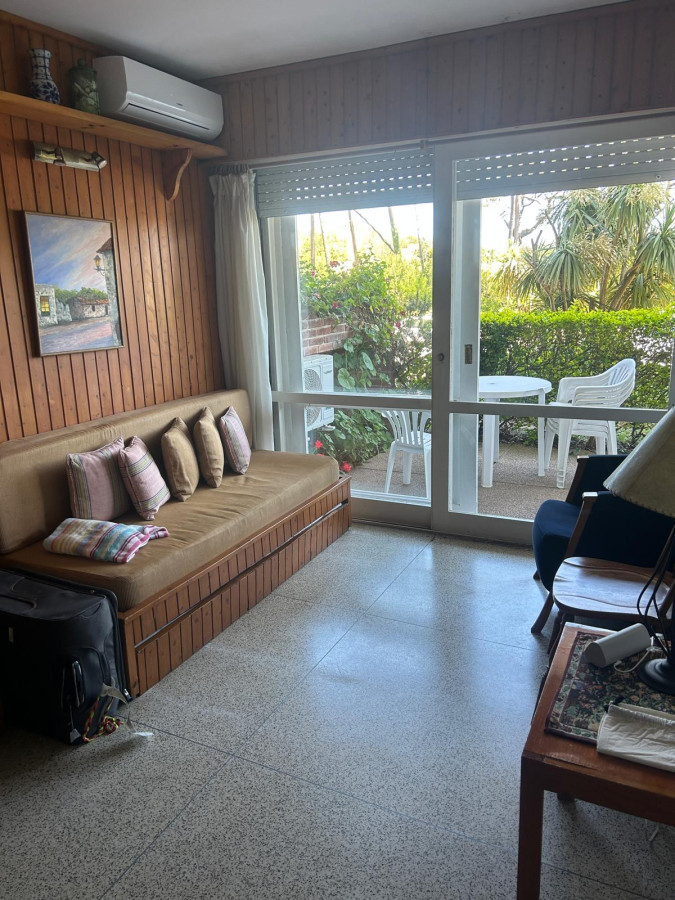 Venta apartamento 1 dormitorio frente mal Playa Mansa