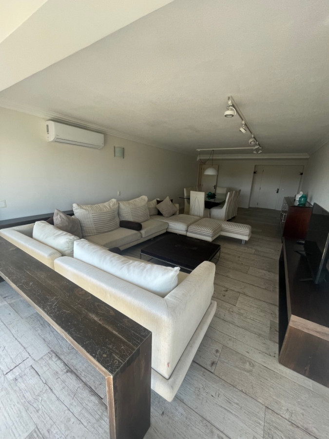 Venta apartamento 3 dormitorios más dependencia reciclado a nuevo