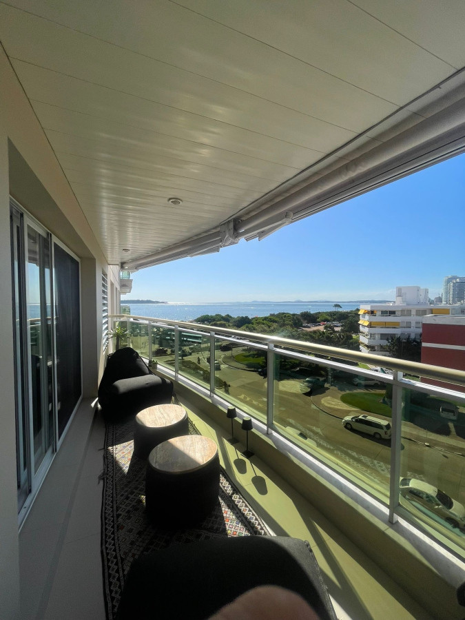 Apartamento de 3 Dormitorios y 2 Baños